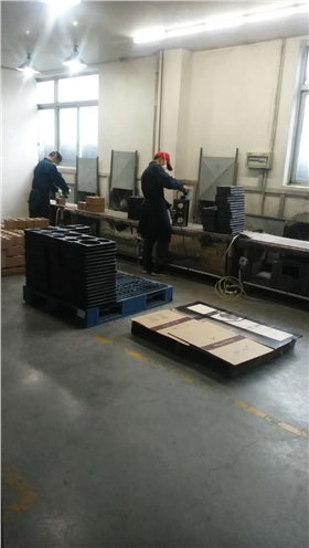 先歌員正在打磨.jpg 先歌員正在打磨.jpg