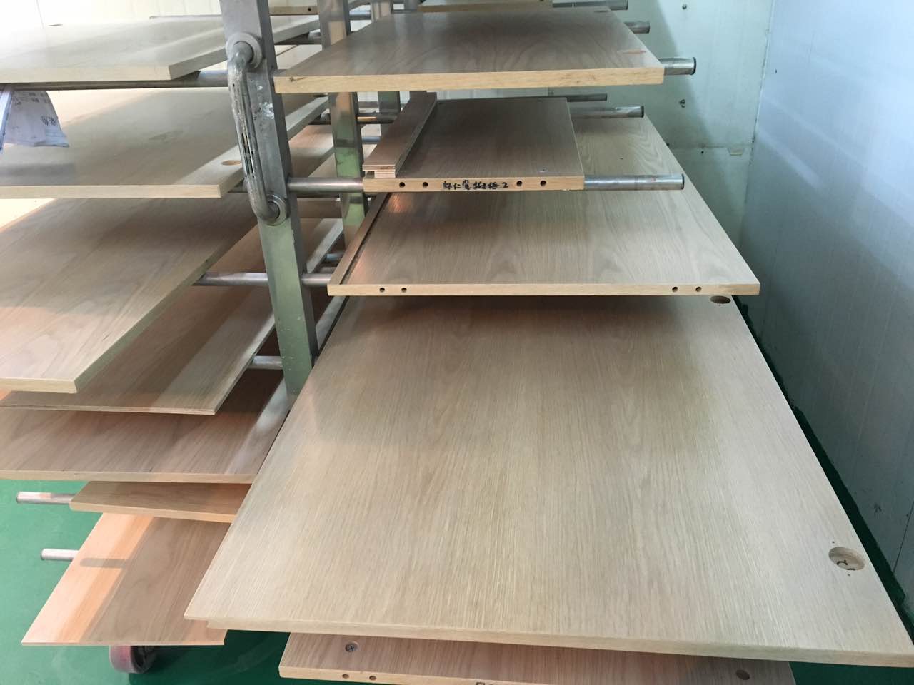 漆強水性漆產(chǎn)品.jpg 漆強水性漆產(chǎn)品.jpg