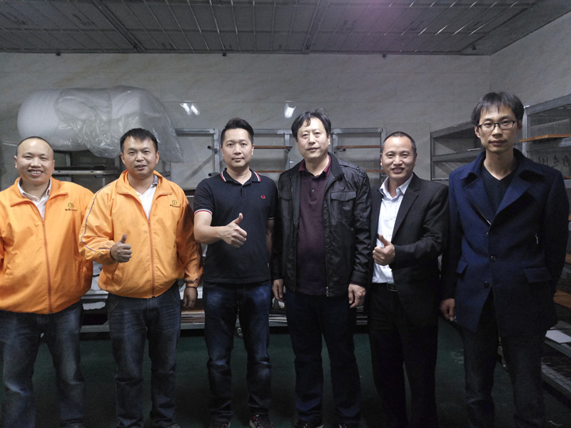 津?qū)殬菲髡J(rèn)可漆強(qiáng)水漆的質(zhì)量.jpg 津?qū)殬菲髡J(rèn)可漆強(qiáng)水漆的質(zhì)量.jpg